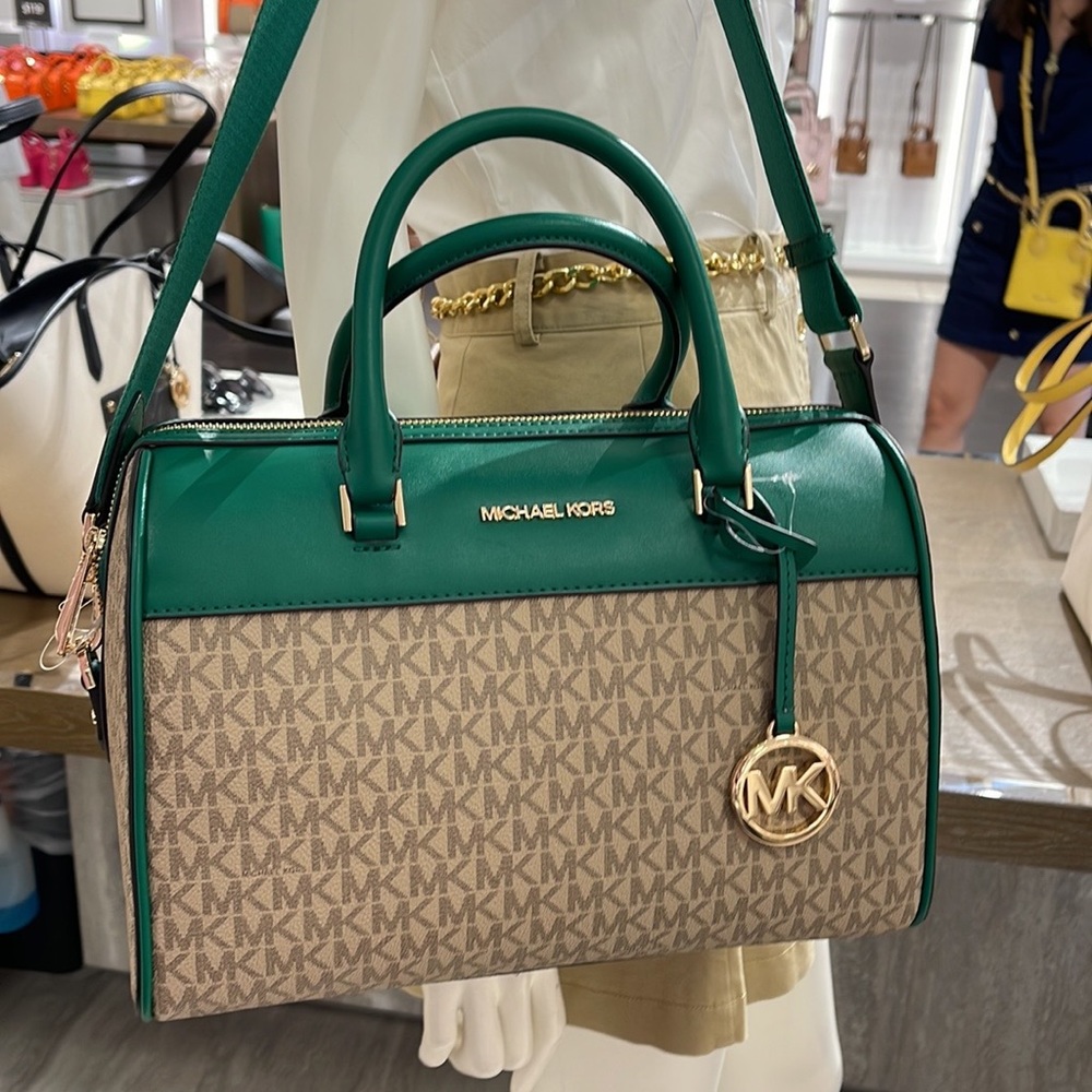 Michael Kors med Duffle Travel - Leather/Coated
PALMETTO GREEN 
MD DUFFLE
NWT - Picture 7 of 16